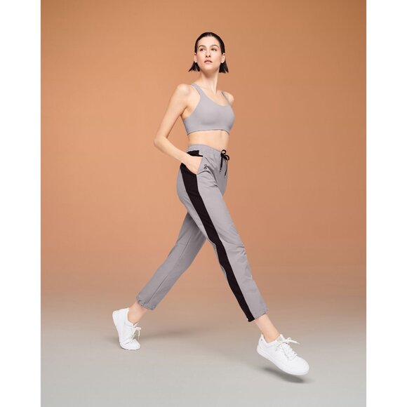 NWOT On Running Women's Run On Clouds Track Pant MEDIUM Zinc & Black